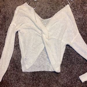 moon&madison White Knot Sweater Size Medium
